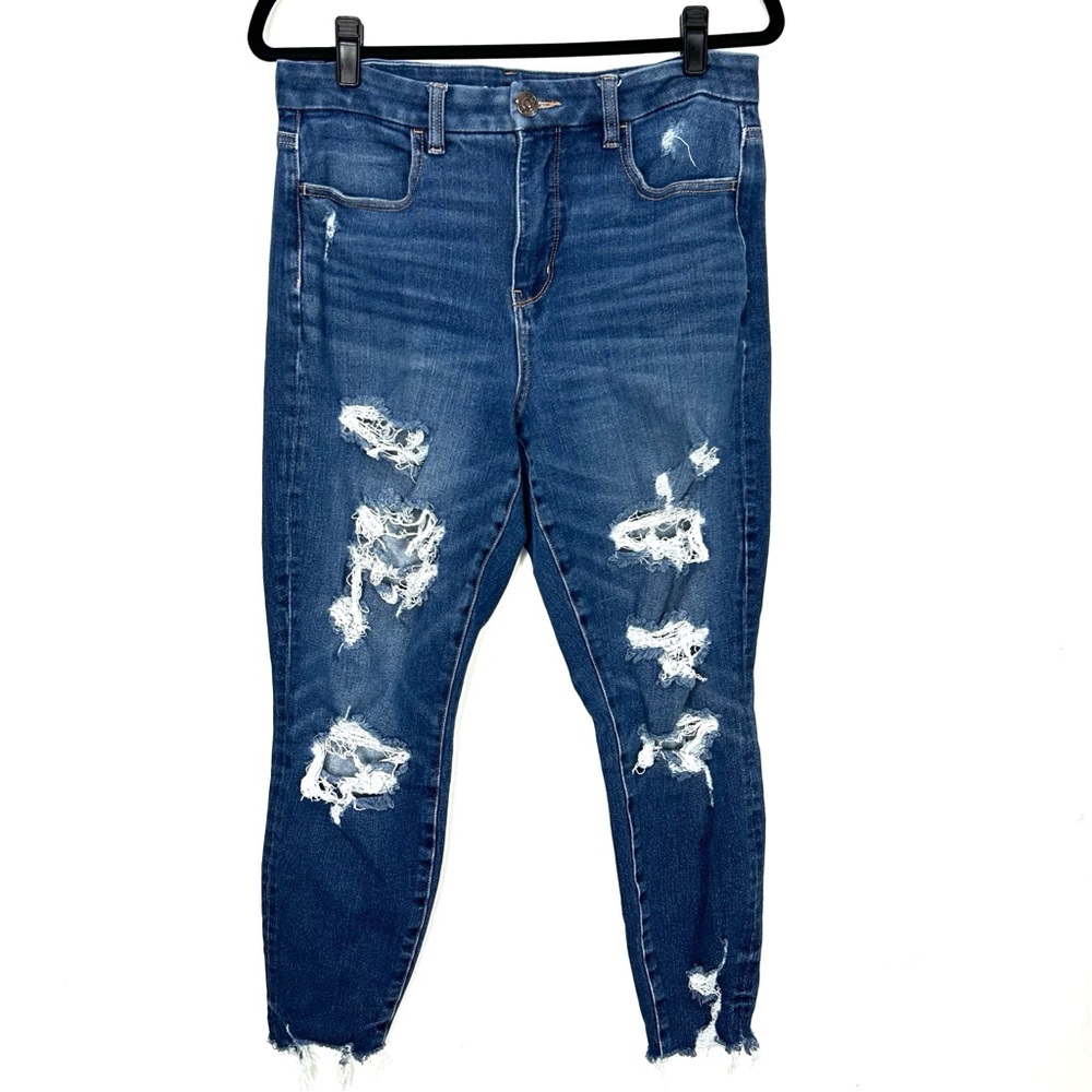 AMERICAN EAGLE distressed curvy hi rise skinny jean V11
